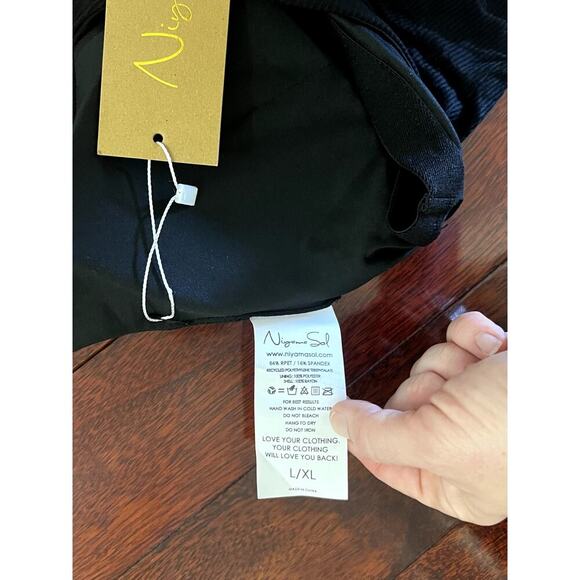 NWT Niyama Sol Tie tank bra black crop top with built in bra Noir sz L/XL yoga - Picture 6 of 6